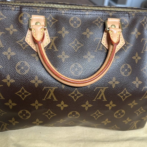 Louis Vuitton Speedy 30 in Monogram Canvas - Picture 11 of 11